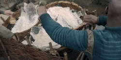extant_HouseOfTheDragon_2x07_TheRedSowing_2394