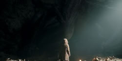 extant_HouseOfTheDragon_2x07_TheRedSowing_5397