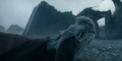 HouseOfTheDragon_3x01-SaltAndSeaFireAndBlood_1936