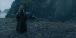 HouseOfTheDragon_3x01-SaltAndSeaFireAndBlood_1966