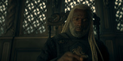 HouseOfTheDragon_3x01-SaltAndSeaFireAndBlood_2301
