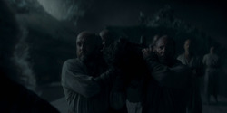 HouseOfTheDragon_3x02-QueensLanding_00205