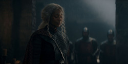 HouseOfTheDragon_3x02-QueensLanding_00301