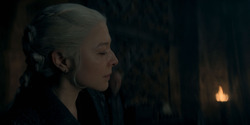 HouseOfTheDragon_3x02-QueensLanding_00314