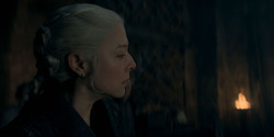HouseOfTheDragon_3x02-QueensLanding_00317