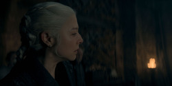 HouseOfTheDragon_3x02-QueensLanding_00318