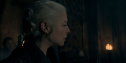 HouseOfTheDragon_3x02-QueensLanding_00322