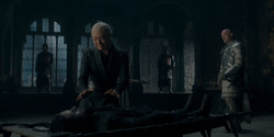 HouseOfTheDragon_3x02-QueensLanding_00345