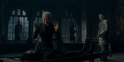 HouseOfTheDragon_3x02-QueensLanding_00350