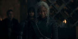 HouseOfTheDragon_3x02-QueensLanding_00387