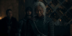 HouseOfTheDragon_3x02-QueensLanding_00390