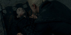 HouseOfTheDragon_3x02-QueensLanding_00402