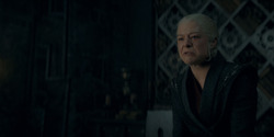 HouseOfTheDragon_3x02-QueensLanding_00425