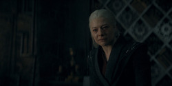 HouseOfTheDragon_3x02-QueensLanding_00458
