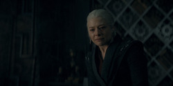 HouseOfTheDragon_3x02-QueensLanding_00461