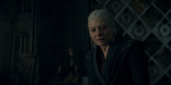 HouseOfTheDragon_3x02-QueensLanding_00469