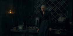 HouseOfTheDragon_3x02-QueensLanding_00491