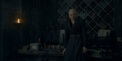 HouseOfTheDragon_3x02-QueensLanding_00497