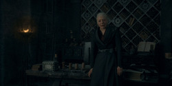 HouseOfTheDragon_3x02-QueensLanding_00498