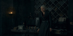 HouseOfTheDragon_3x02-QueensLanding_00499