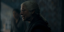 HouseOfTheDragon_3x02-QueensLanding_00530