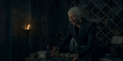 HouseOfTheDragon_3x02-QueensLanding_00538