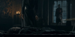 HouseOfTheDragon_3x02-QueensLanding_00541