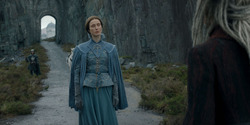 HouseOfTheDragon_3x02-QueensLanding_00751