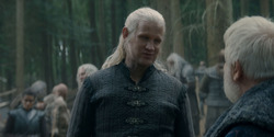 HouseOfTheDragon_3x02-QueensLanding_00966