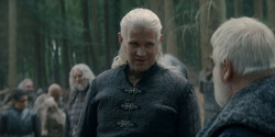 HouseOfTheDragon_3x02-QueensLanding_00971