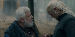 HouseOfTheDragon_3x02-QueensLanding_01000