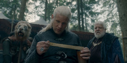 HouseOfTheDragon_3x02-QueensLanding_01033