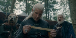 HouseOfTheDragon_3x02-QueensLanding_01035
