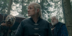 HouseOfTheDragon_3x02-QueensLanding_01056
