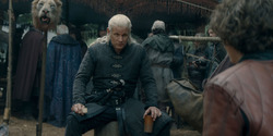 HouseOfTheDragon_3x02-QueensLanding_01072