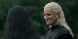 HouseOfTheDragon_3x02-QueensLanding_01164