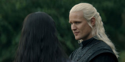 HouseOfTheDragon_3x02-QueensLanding_01181