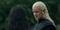 HouseOfTheDragon_3x02-QueensLanding_01185