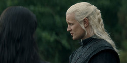 HouseOfTheDragon_3x02-QueensLanding_01213