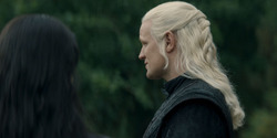 HouseOfTheDragon_3x02-QueensLanding_01215