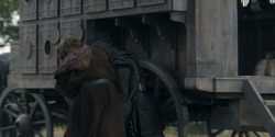 HouseOfTheDragon_3x02-QueensLanding_01756