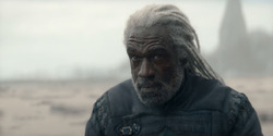 HouseOfTheDragon_3x02-QueensLanding_01797