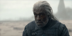 HouseOfTheDragon_3x02-QueensLanding_01800