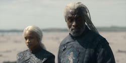 HouseOfTheDragon_3x02-QueensLanding_01888