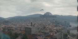 HouseOfTheDragon_3x02-QueensLanding_01916
