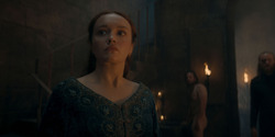 HouseOfTheDragon_3x02-QueensLanding_01943