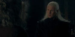 HouseOfTheDragon_3x02-QueensLanding_02075