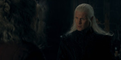 HouseOfTheDragon_3x02-QueensLanding_02076