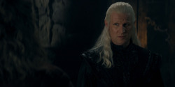 HouseOfTheDragon_3x02-QueensLanding_02097