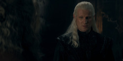 HouseOfTheDragon_3x02-QueensLanding_02102